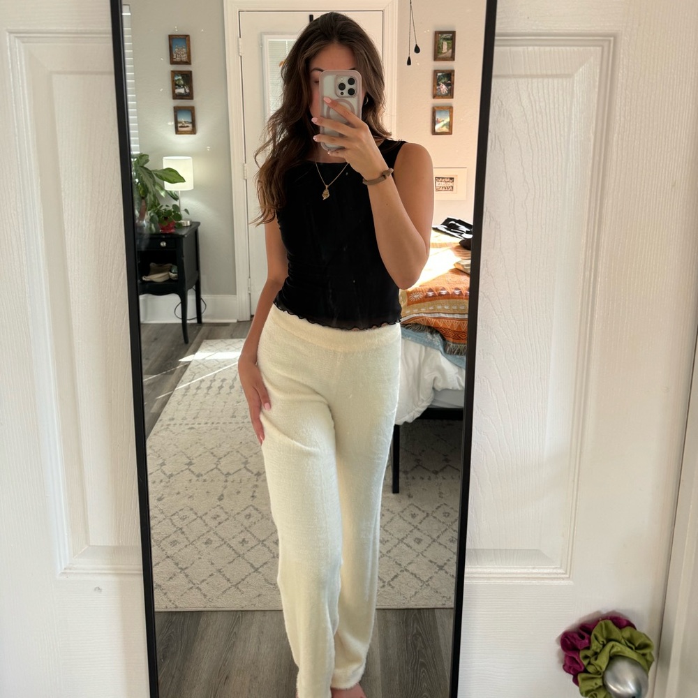 Aerie Fuzzy/ Fleece White Pants